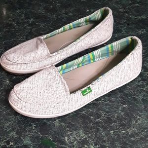 Sanuk 8 canvas loafers